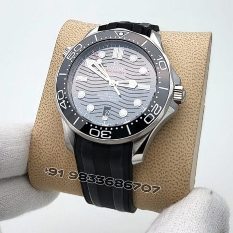 Omega Seamaster Diver 300M Steel On Rubber Strap Black Dial 42mm Exact 1:1 Top Quality Super Clone Replica Swiss ETA 8800 Automatic Movement Watch