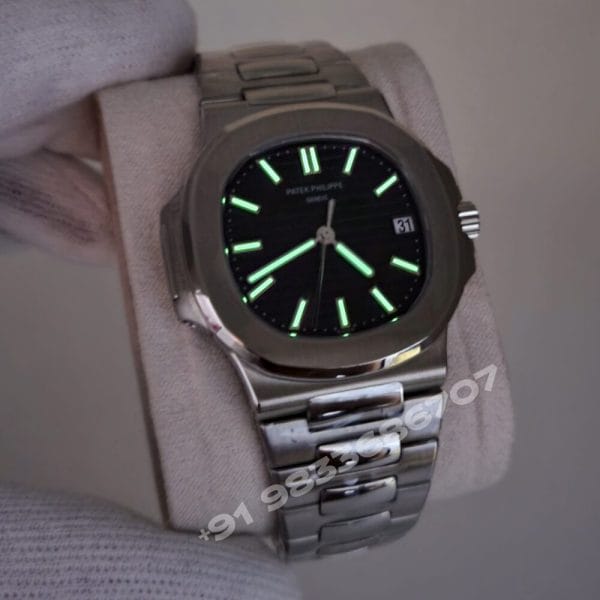 Patek Philippe Nautilus Stainless Steel 5711/1A Black Dial 40mm Exact 1:1 Replica Top Quality Super Clone Swiss ETA 26-330 S C Automatic Movement Watch
